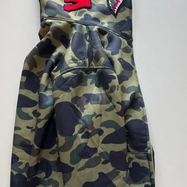 베이프 샤크 카모 후드집업