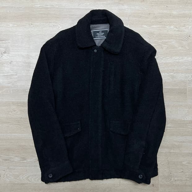 장 미쉘 바스키아 공용 와펜 카라 뽀글이 후리스 자켓 [블랙] M/95