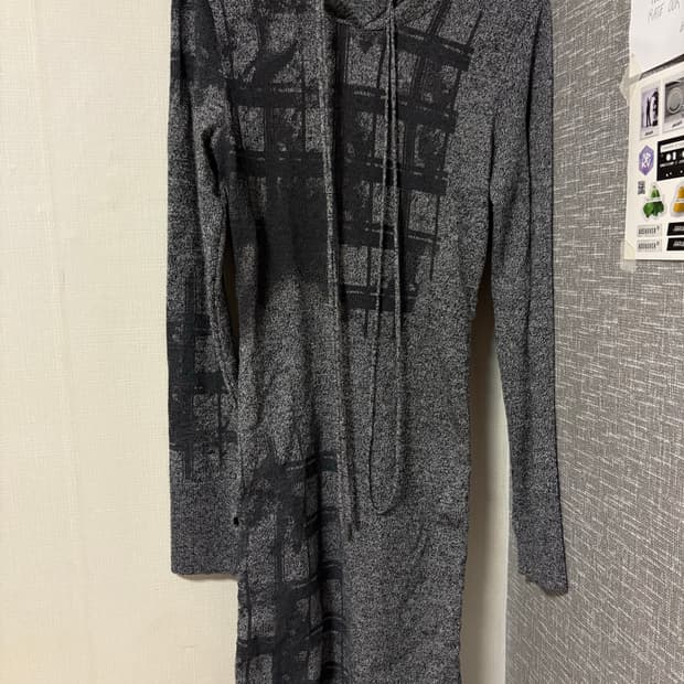 (1size) 로딩룸 데미지 셔링 후드 원피스