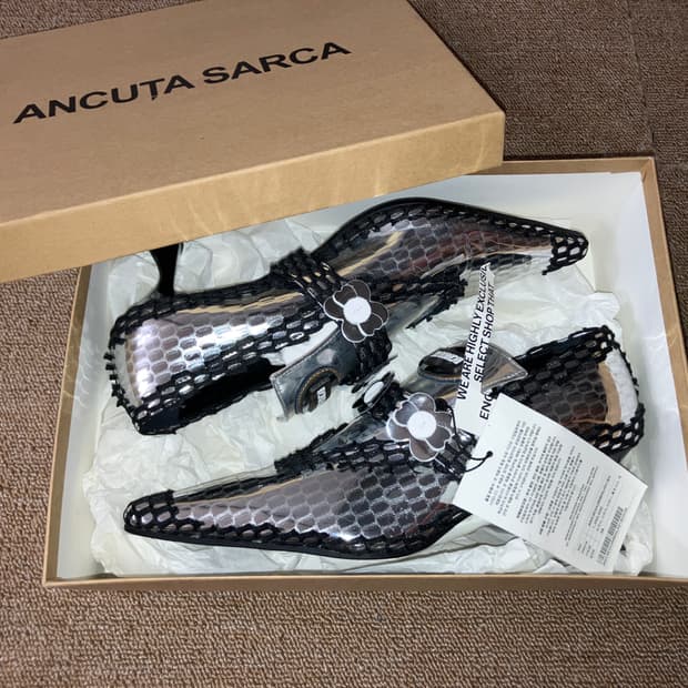 안쿠타 사르카 티파니 클로즈드 백 38사이즈 