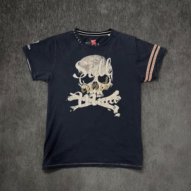 Skull eyelet detail short sleeve