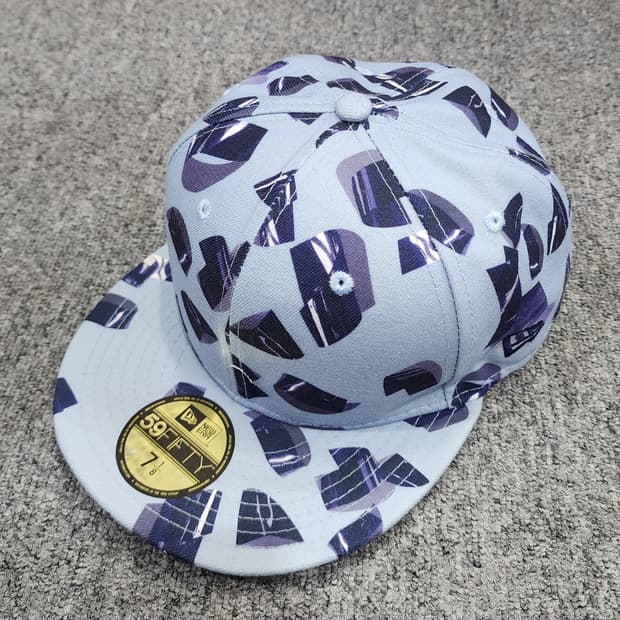 뉴에라 X 겐조 협업 59FIFTY 7 1/8 56.8 스냅백 모자