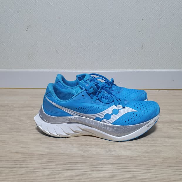 써코니 엔돌핀 스피드 4 러닝화 265