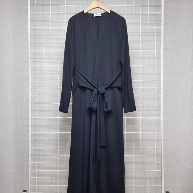 COS 코스 블랙 원피스 (새상품급)