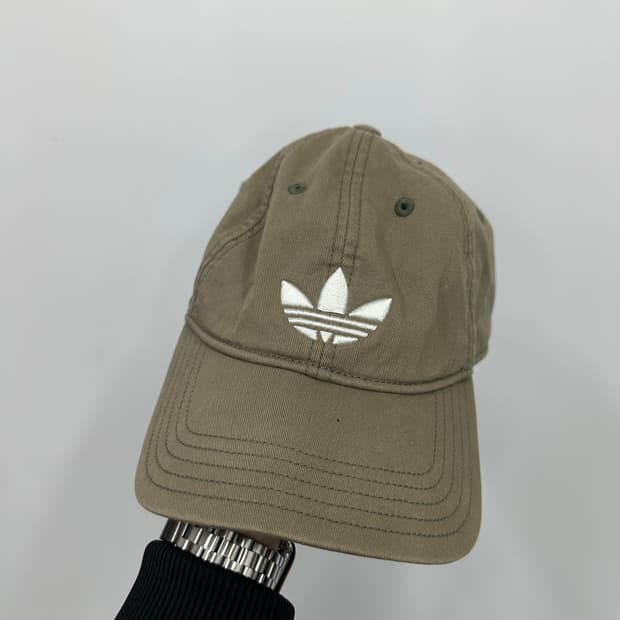 아디다스 카키 파이어버드 볼캡 