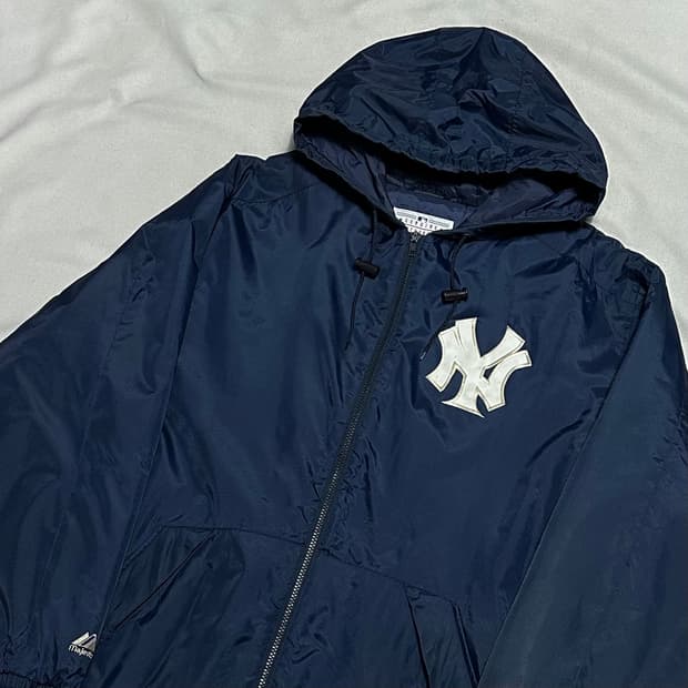 M 마제스틱 뉴욕 양키스 글로시 나일론 후드 자켓