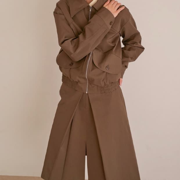 Ouro 버튼 플리츠 스커트