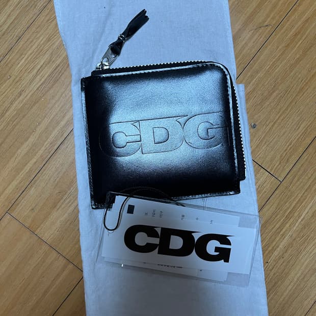 CDG 100%레더 지갑