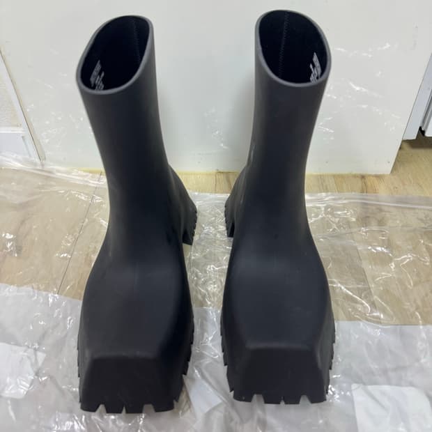 발렌시아가 트루퍼 앵클 부츠