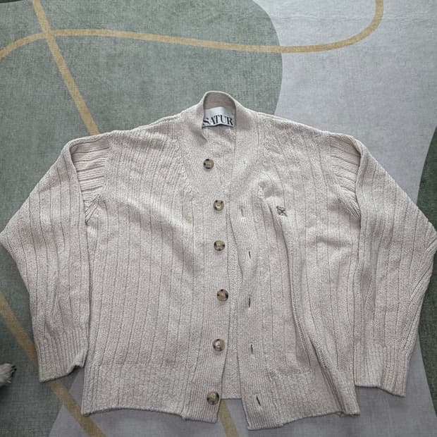 새터 부클 가디건