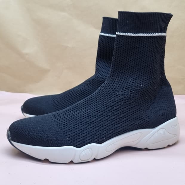 구호 여성 삭스 스니커즈 235