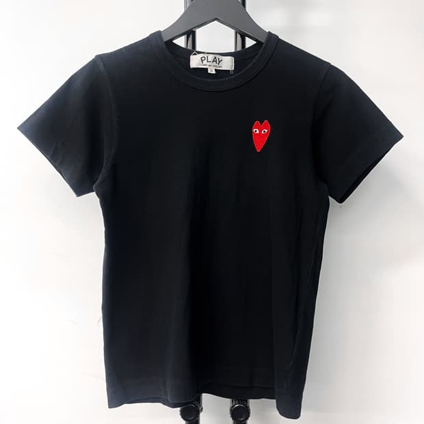 꼼데가르송 플레이 하트 와펜 티셔츠