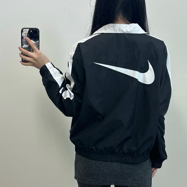 나이키 우먼스 스우시 블랙 바람막이 자켓