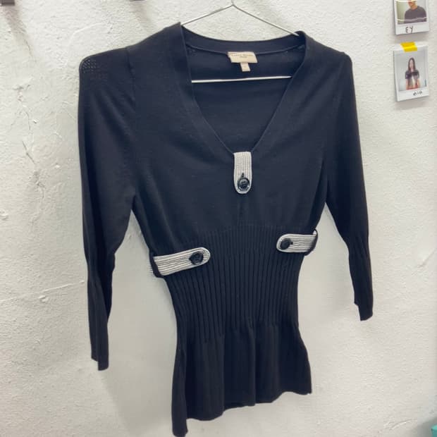 버튼 포인트 5부 니트탑