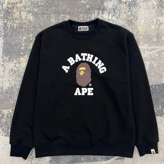 베이프 Bape 컬리지로고 맨투맨