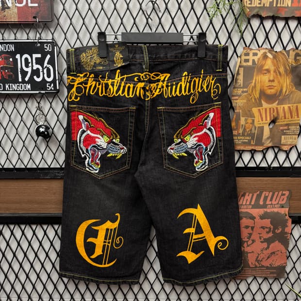 00s 크리스찬 오디저 데님 반바지 후면 호랑이 자수 포인트 흑청