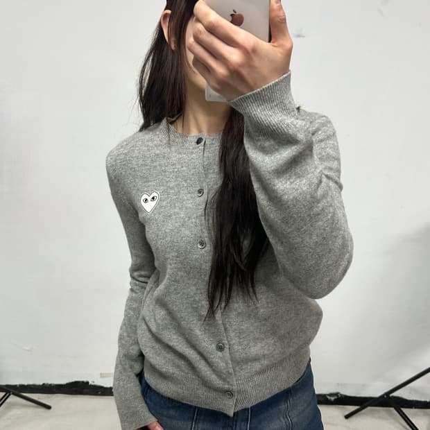 꼼데가르송 화이트 하트 와펜 니트 가디건 그레이