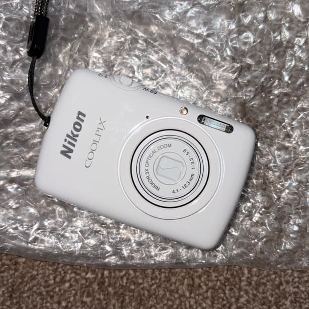 니콘 쿨픽스 s01