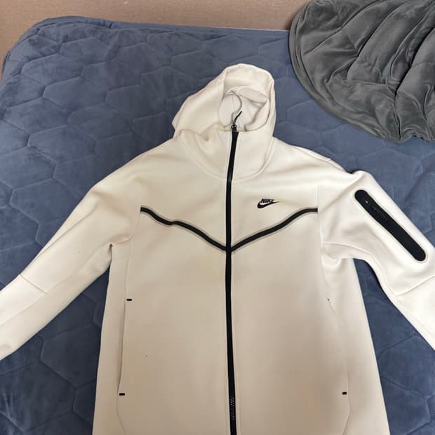 나이키 테크팩 화이트 판매합니다