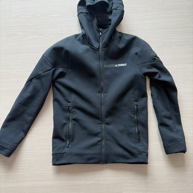 아디다스 테렉스/ 사이즈:100. 오버핏 아니에요