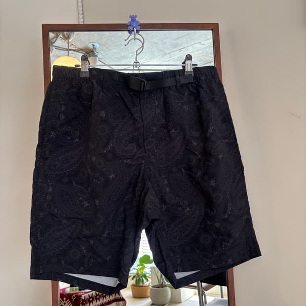 그라미치 x ships 페이즐리 패턴 검정 반바지