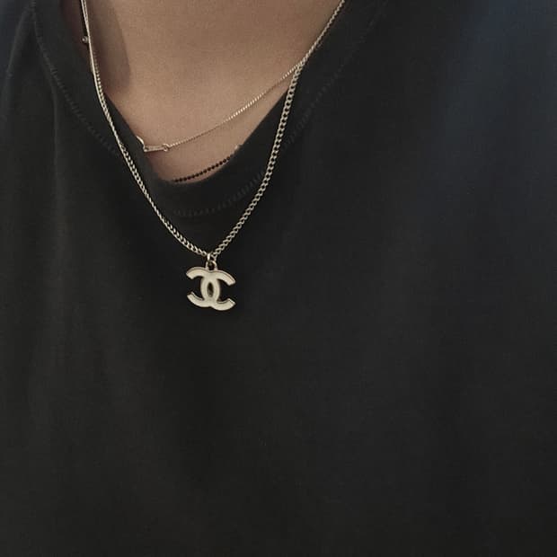 샤넬 빈티지 업사이클링 목걸이 화이트 CC로고 남자 목걸이 남여공용
