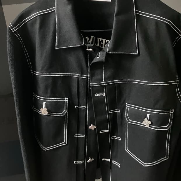 더뮤지엄비지터 하이브리드 니트 트러커