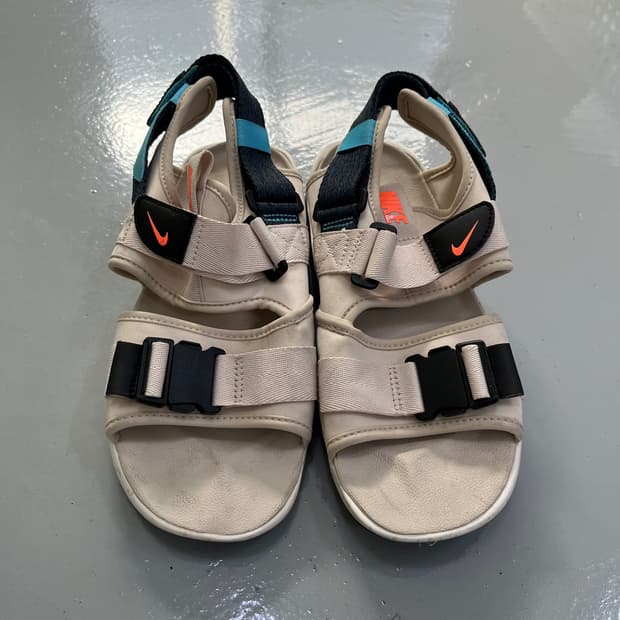 250 나이키 여성 캐년 샌들 0304M