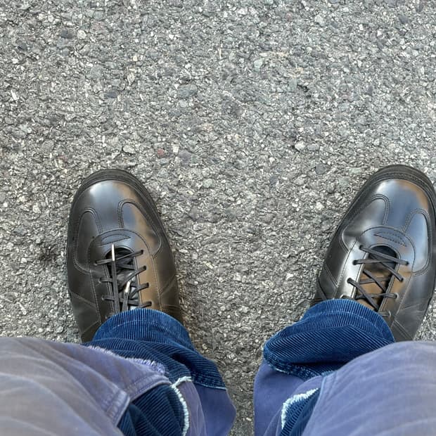 HENDER SCHEME “GERMAN DRESS TRAINER“