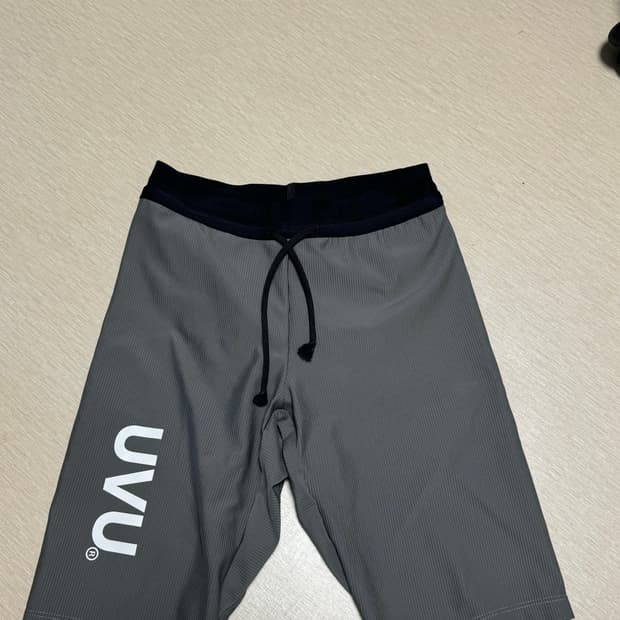 UVU 하프 타이즈 그레이