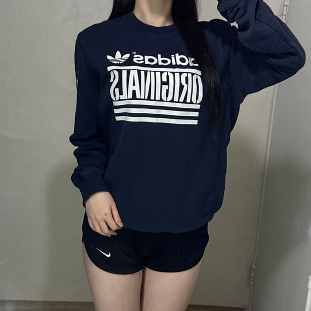 아디다스 올드스쿨 영어로고 맨투맨 🤍