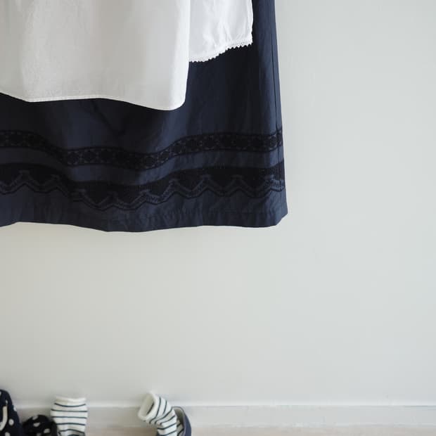 • 네이비 레이스  롱 스커트