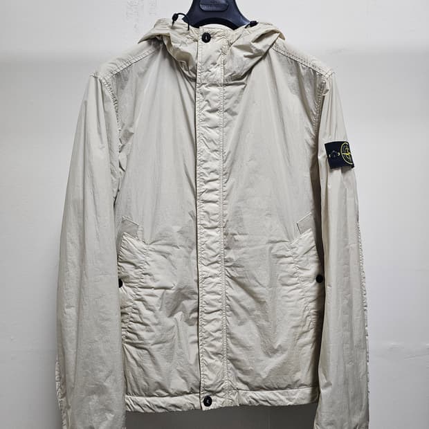 스톤아일랜드 크링클랩스 R-NY 윈드 레지스턴트 안티 드롭 후드 자켓