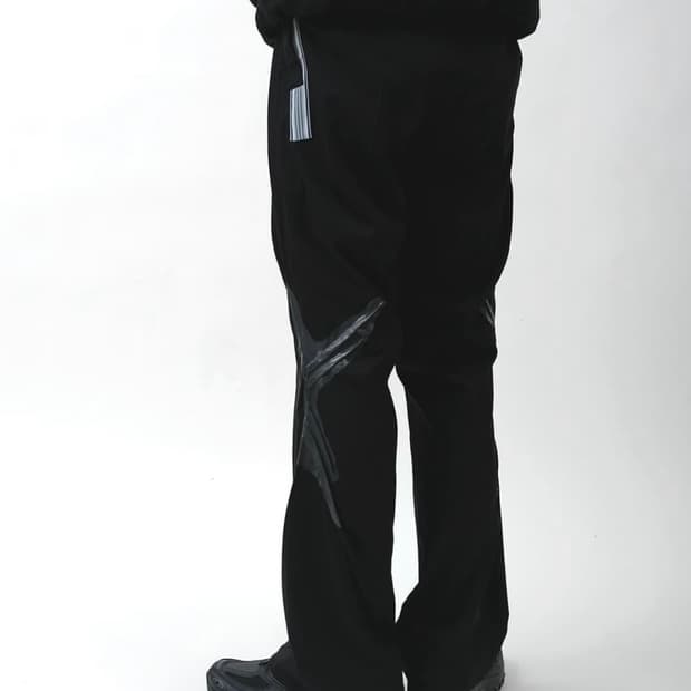 키코 코스타디노브 25SS ALEC K 다트 저지 트라우저