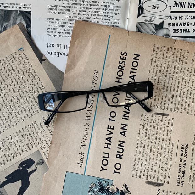 2442 데드스탁 슬림 사각 블랙 클래식 레트로 메탈 프레임 빈티지안경