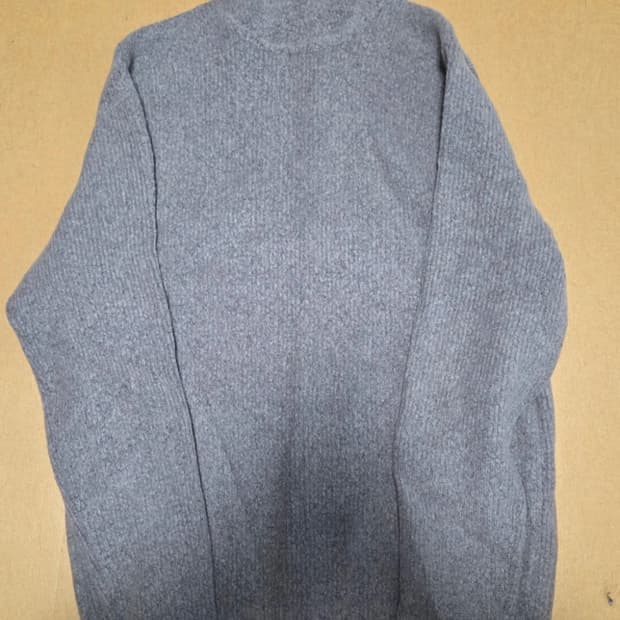 series 그레이 터틀넥 니트