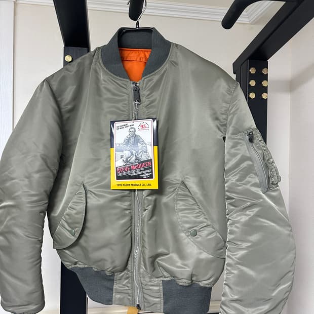 토이즈맥코이 MA-1 스티븐 맥퀸 XXL 판매합니다.