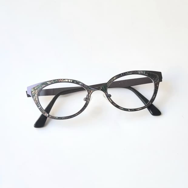 데드스탁  민낯에도 분위기 낼수있는 캣아이 안경테  505