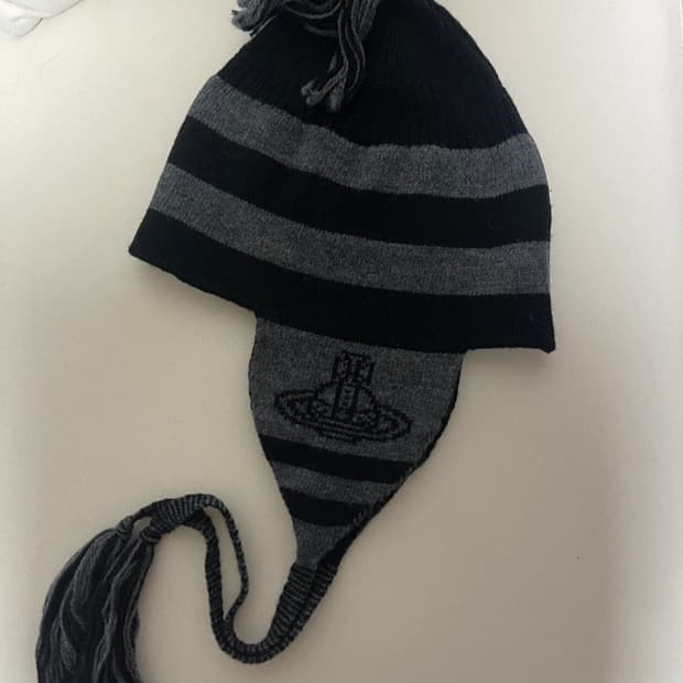 비비안웨스트우드 모자