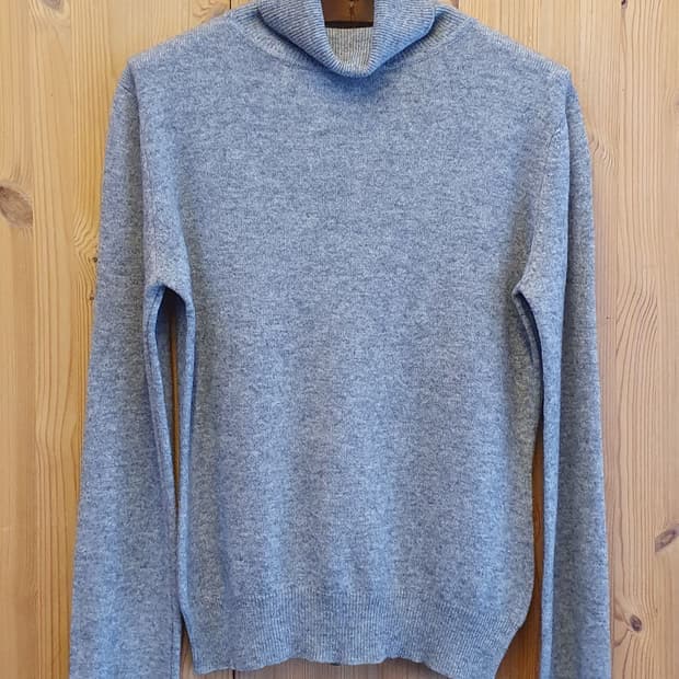 55.Cashmere 터틀 크롭니트