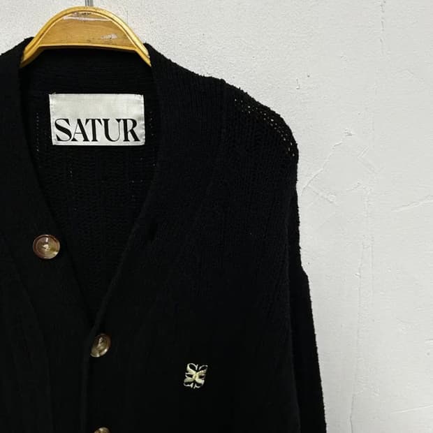 SATUR 블랙 가디건
