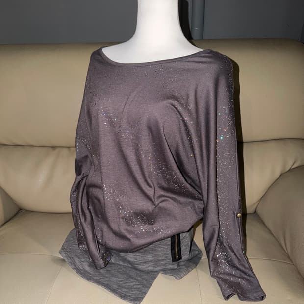 Gemstone star pattern long sleeve