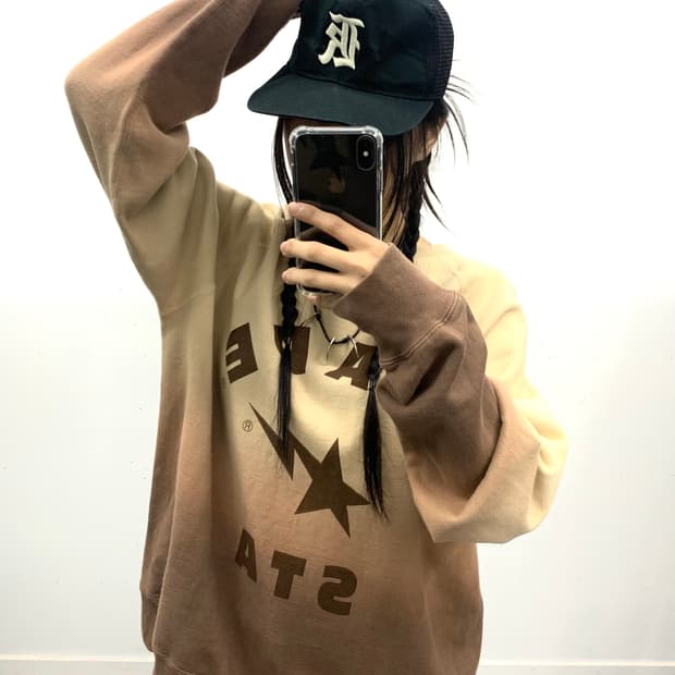 베이프 스타 그라데이션 맨투맨