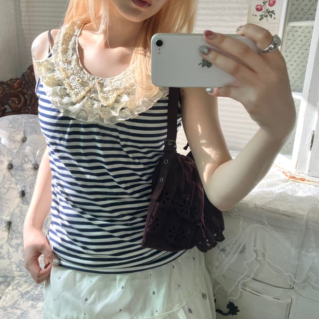 Axes femme 로맨틱 레이스 스트라이프 나시