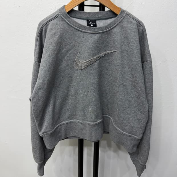 정품) 나이키 여성 오버 크롭핏 드라이핏 맨투맨 S