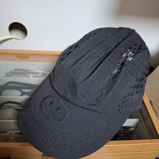 sohc 패턴드 벤트캡 차콜