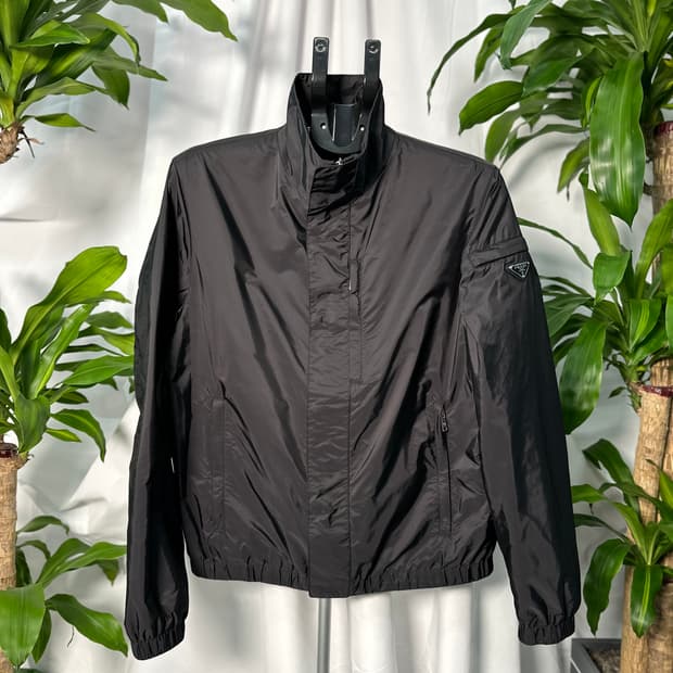 프라다 리나일론 바람막이 46