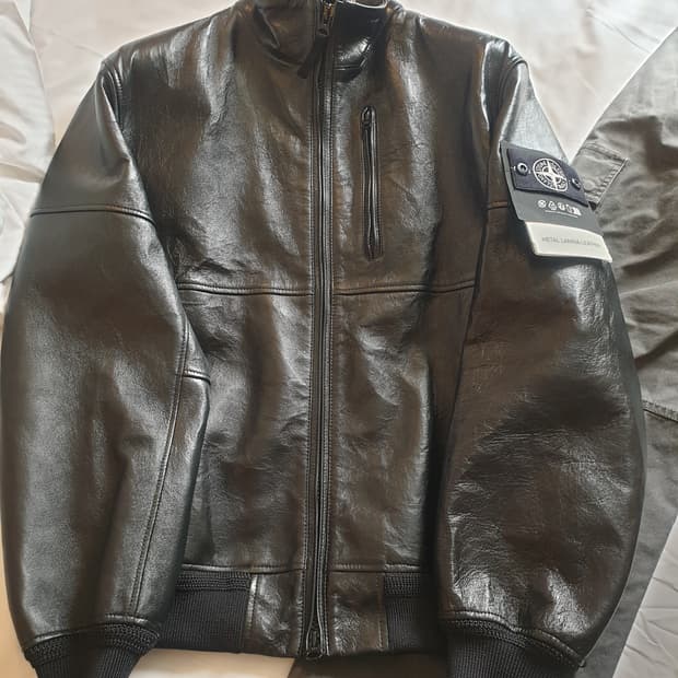 스톤아일랜드 메탈 라미나 레더 가죽자켓