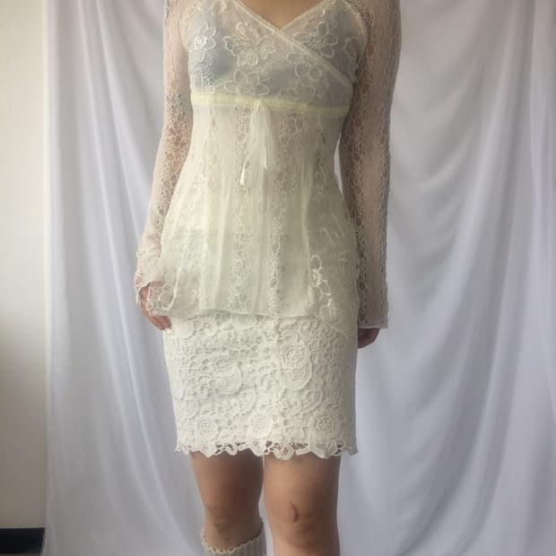 Lace sleeve