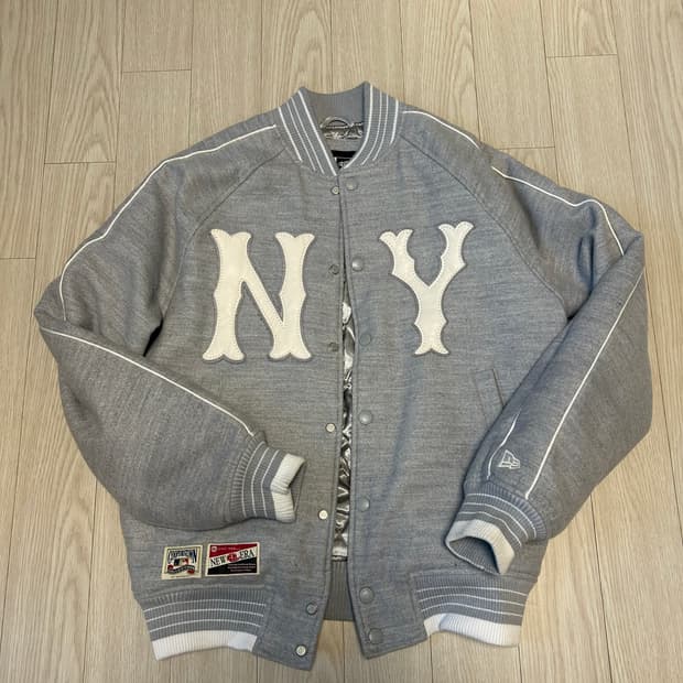 뉴에라 바시티 자켓